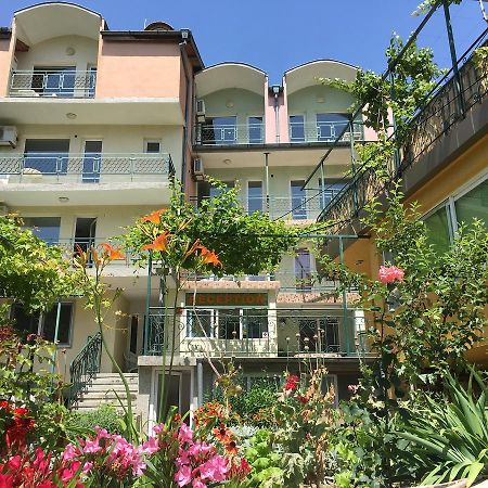 Royal Hostel فارنا المظهر الخارجي الصورة