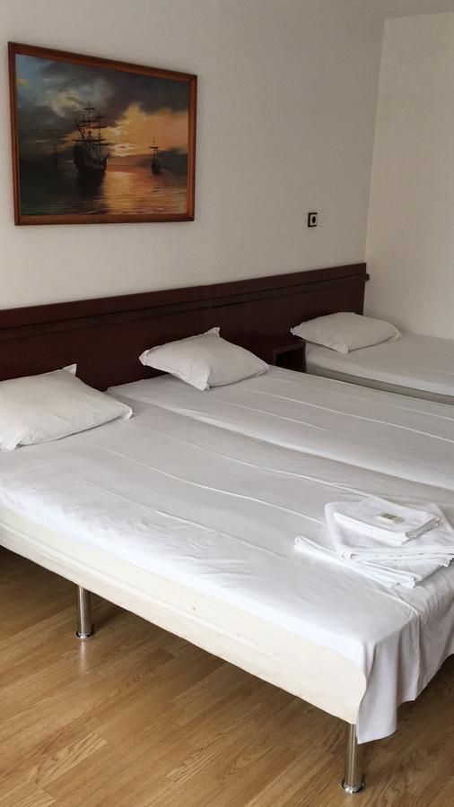 Royal Hostel فارنا المظهر الخارجي الصورة