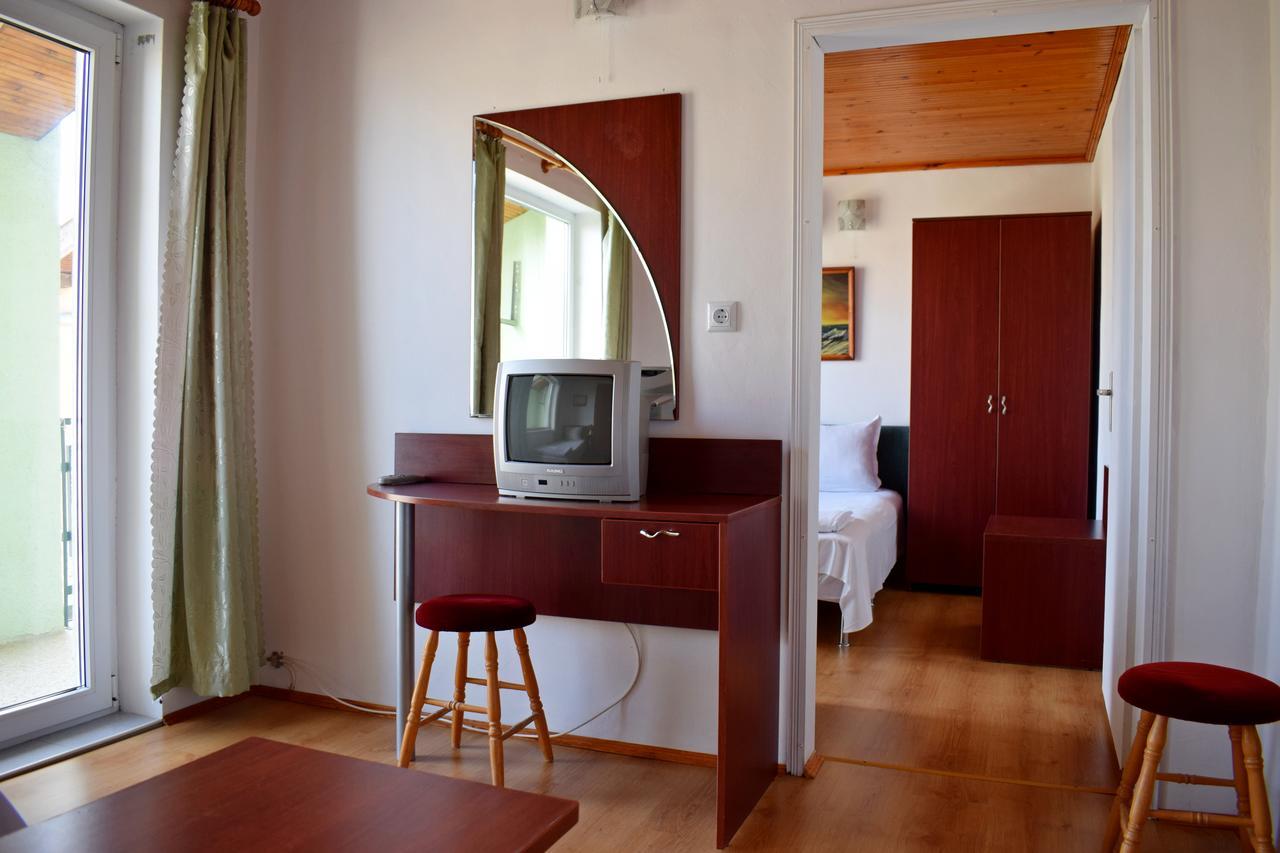 Royal Hostel فارنا المظهر الخارجي الصورة