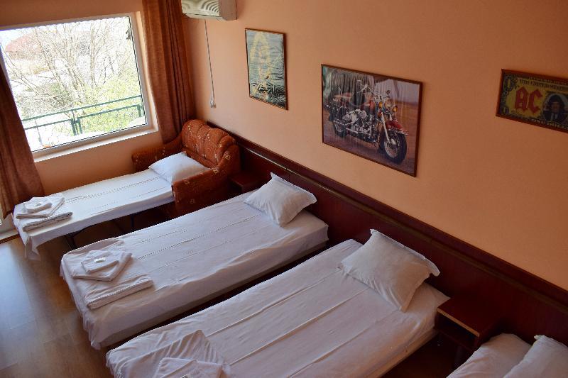Royal Hostel فارنا المظهر الخارجي الصورة