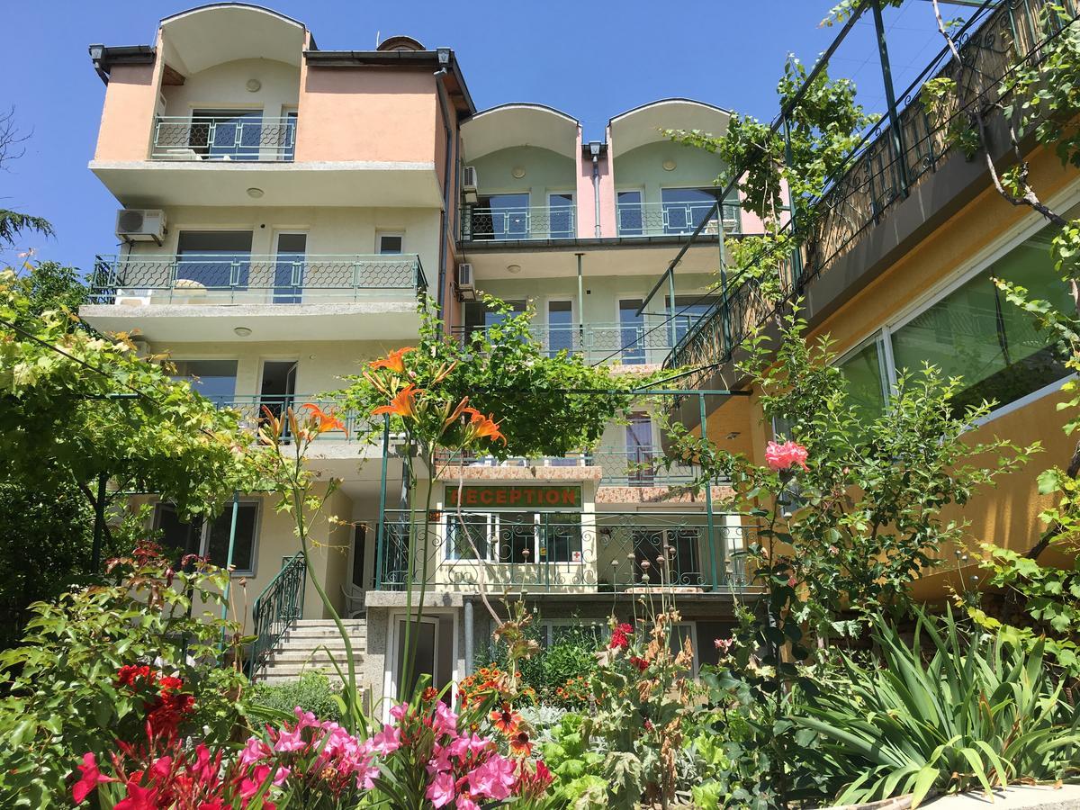 Royal Hostel فارنا المظهر الخارجي الصورة